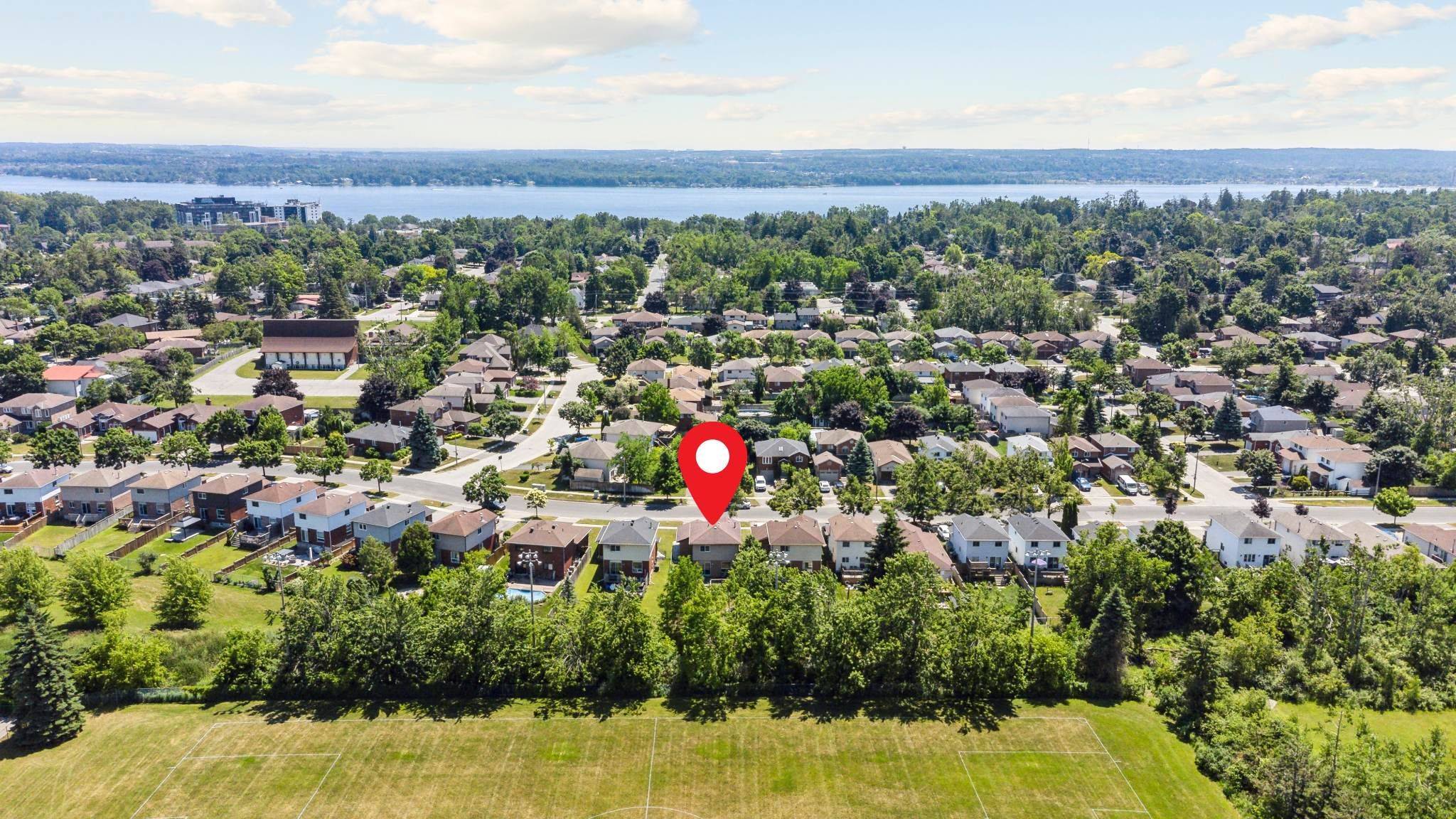 Barrie, ON L4M 6H5,62 Arthur AVE