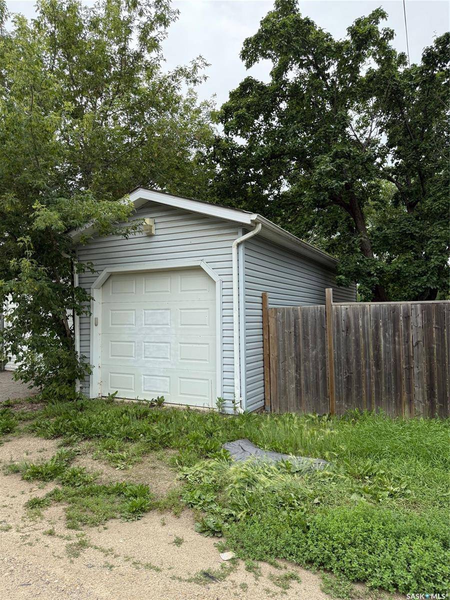 Saskatoon, SK S7L 2A4,1218 G AVENUE N