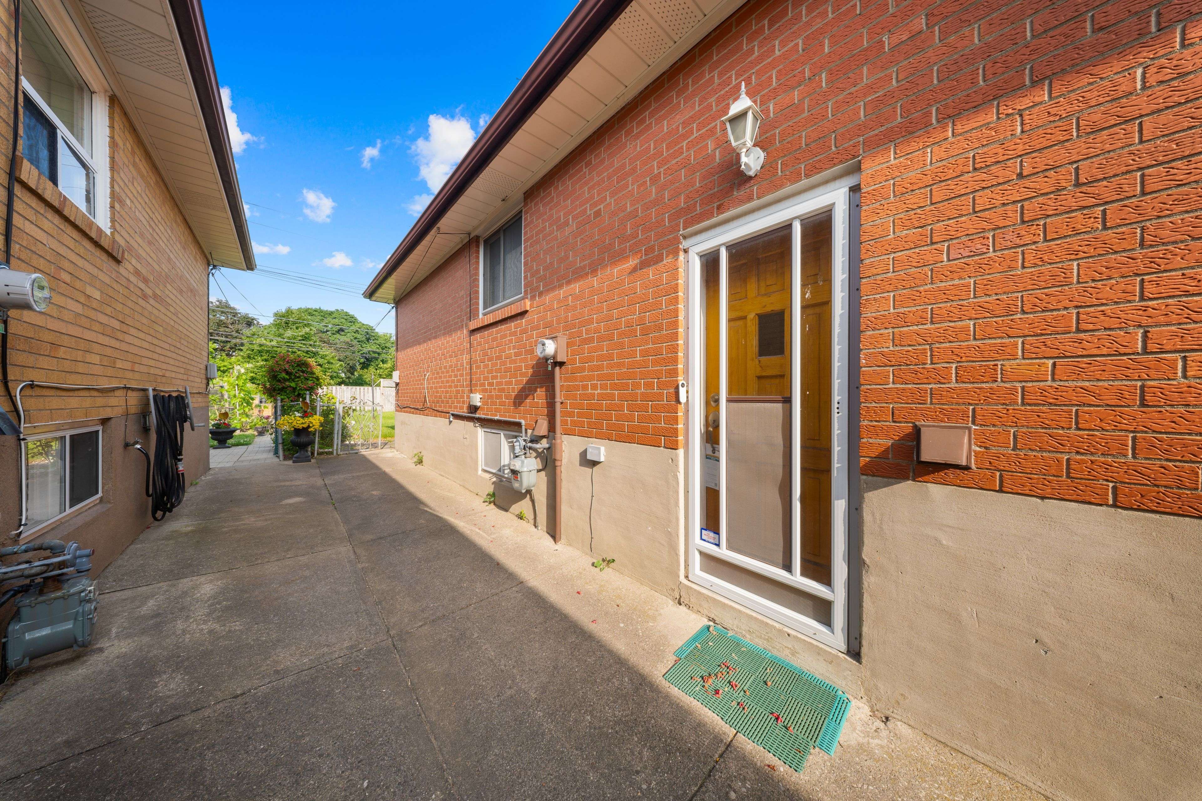 Toronto W10, ON M9V 3A3,50 Felan CRES