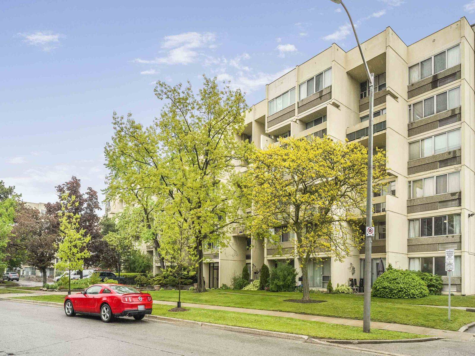 1300 Marlborough CT #504, Oakville, ON L6H 2S2