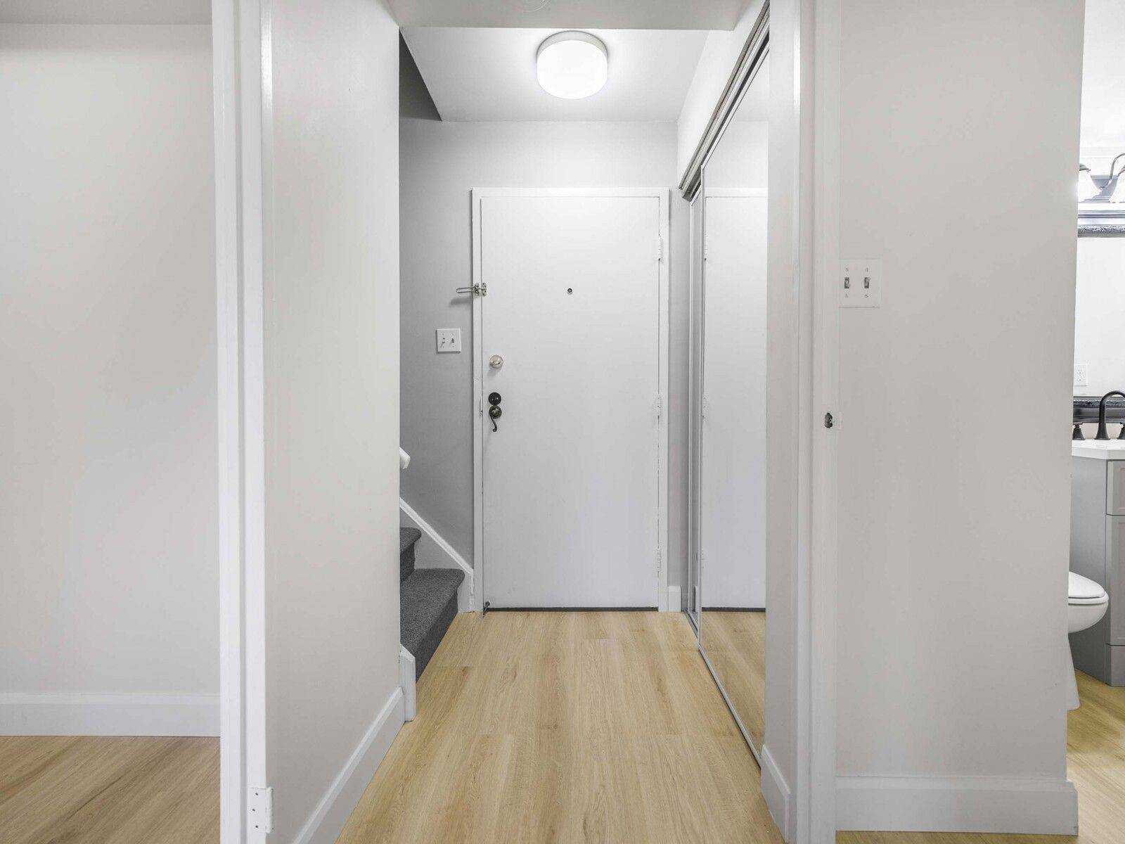 Oakville, ON L6H 2S2,1300 Marlborough CT #504