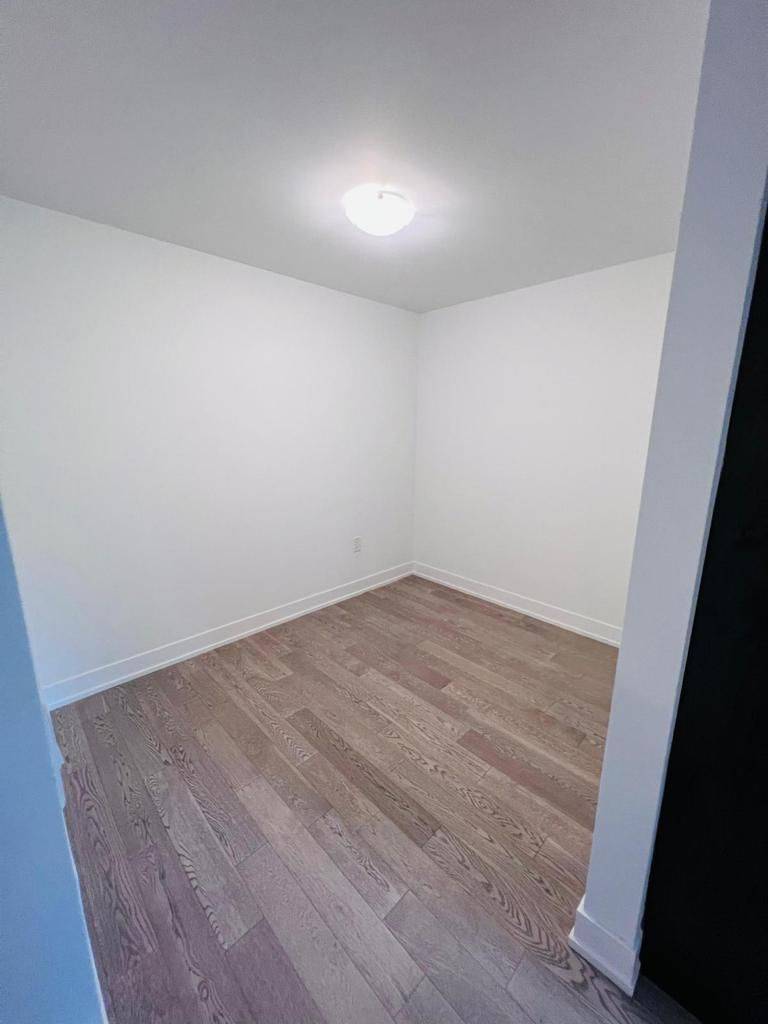 Mississauga, ON L5G 0C6,1095 Douglas Mccurdy Comm DR #59