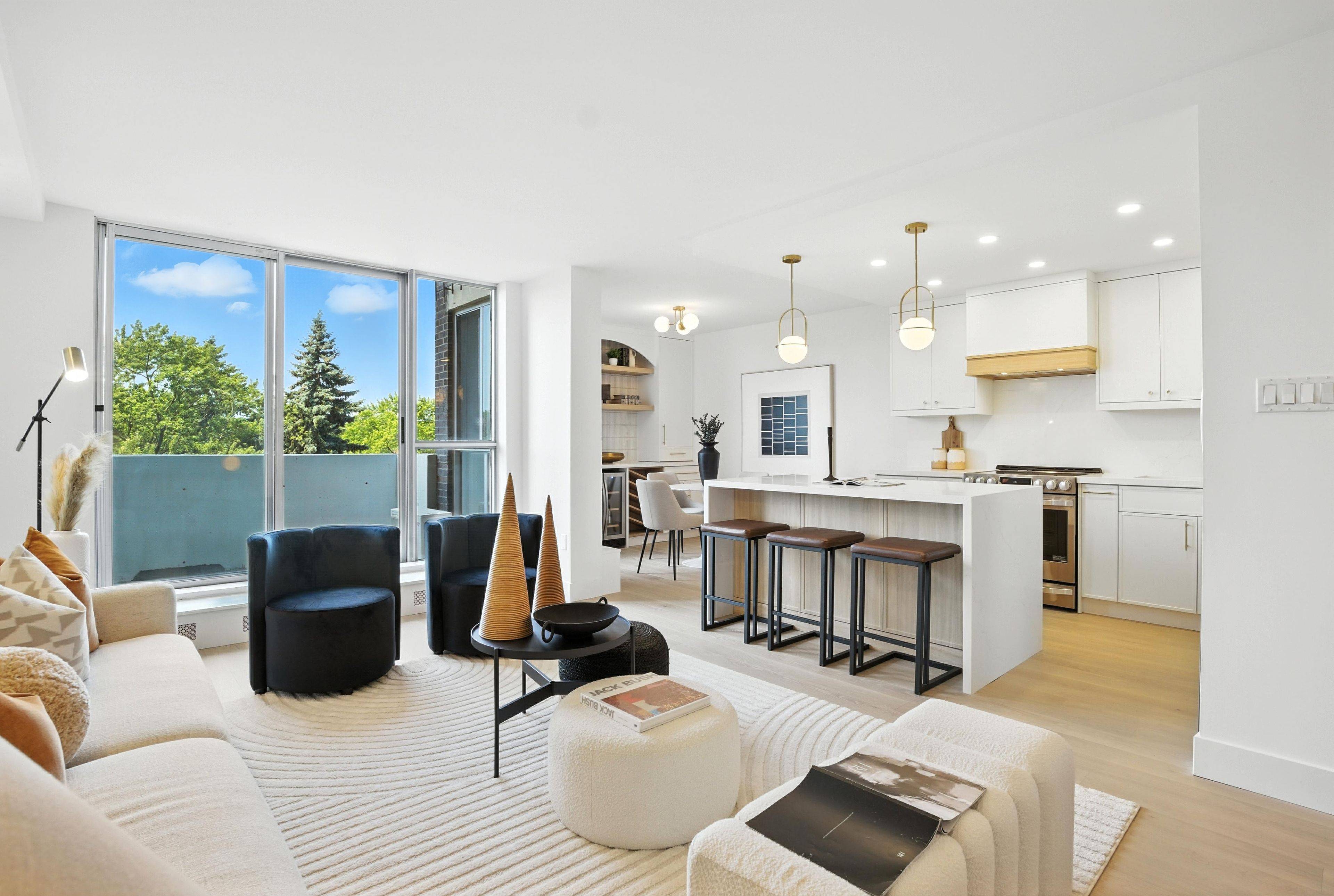 35 Ormskirk AVE #307, Toronto W01, ON M6S 1A8