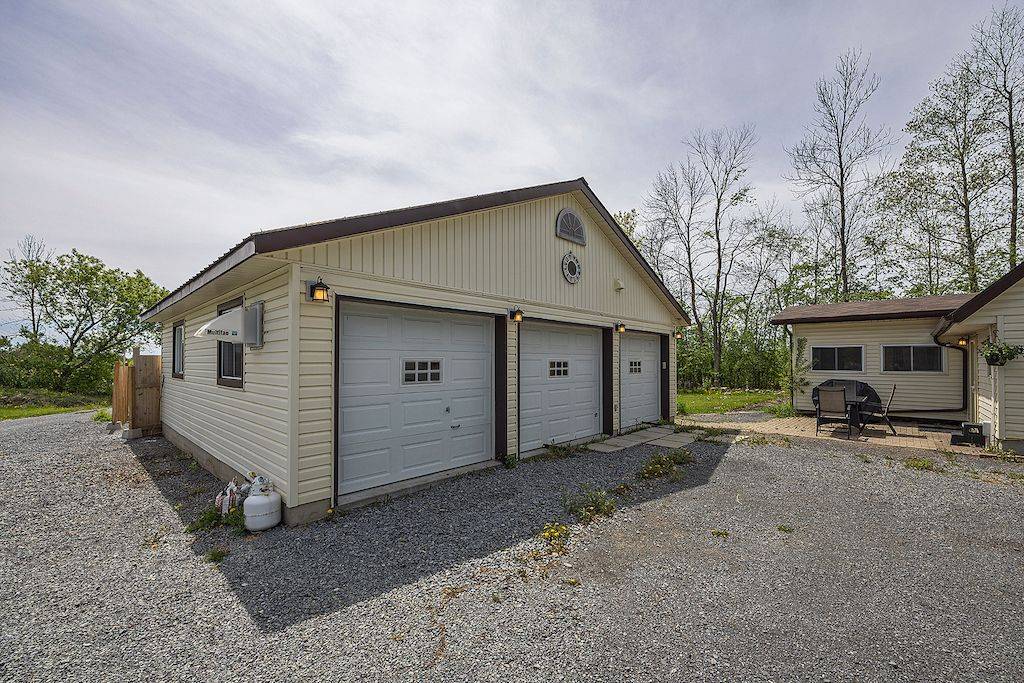 Loyalist, ON K7P 0K6,4630 COUNTY ROAD 2 HWY