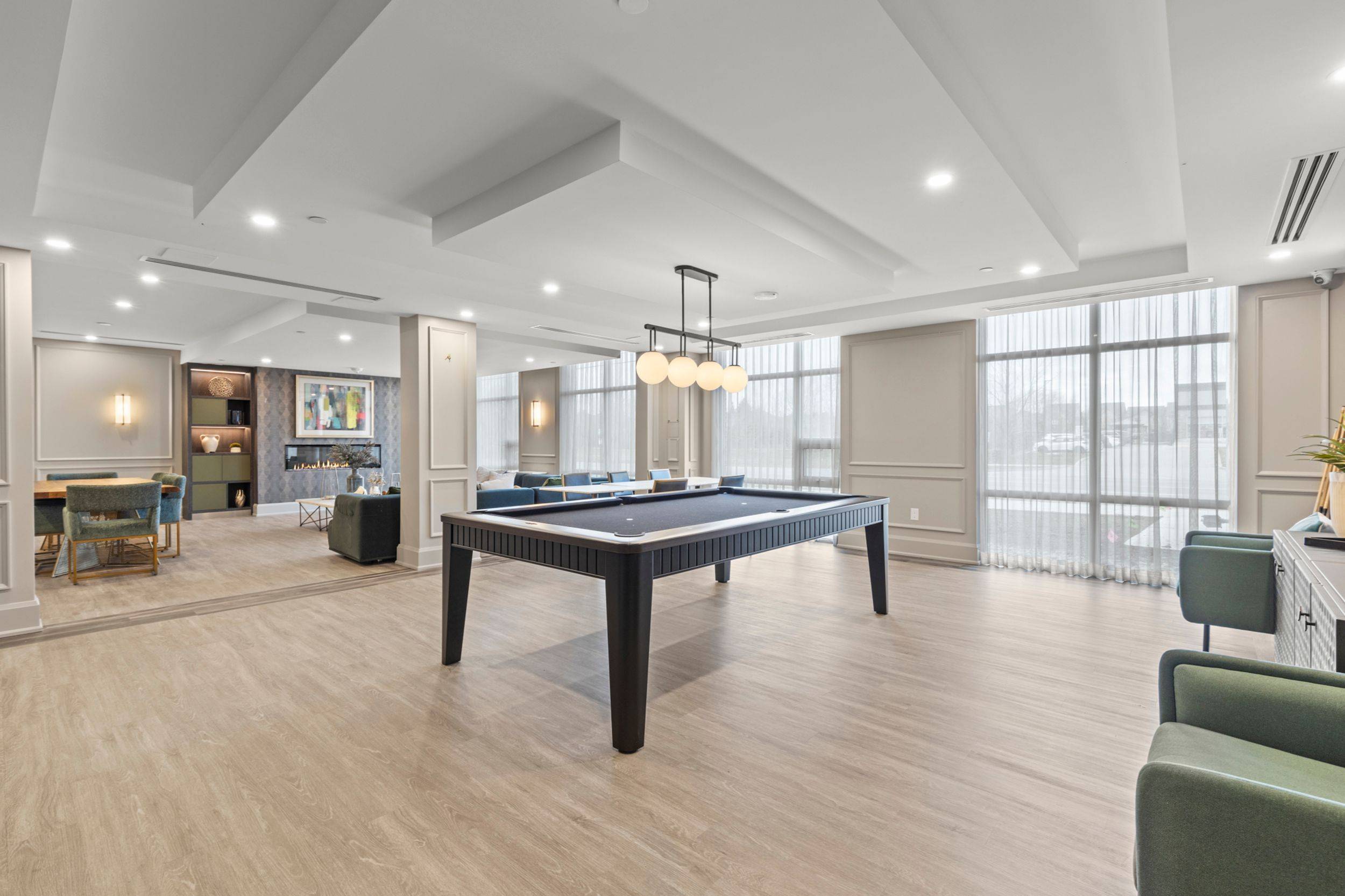 Hamilton, ON L8B 2A5,460 Dundas ST E #433