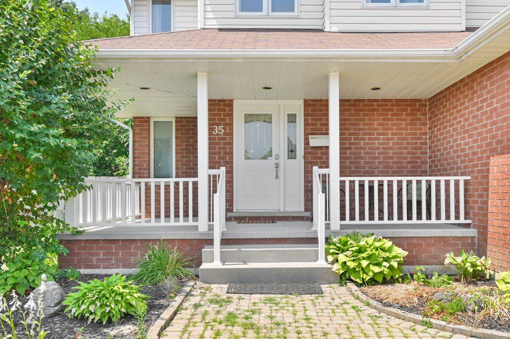 Quinte West, ON K8V 6R4,35 Loraine AVE