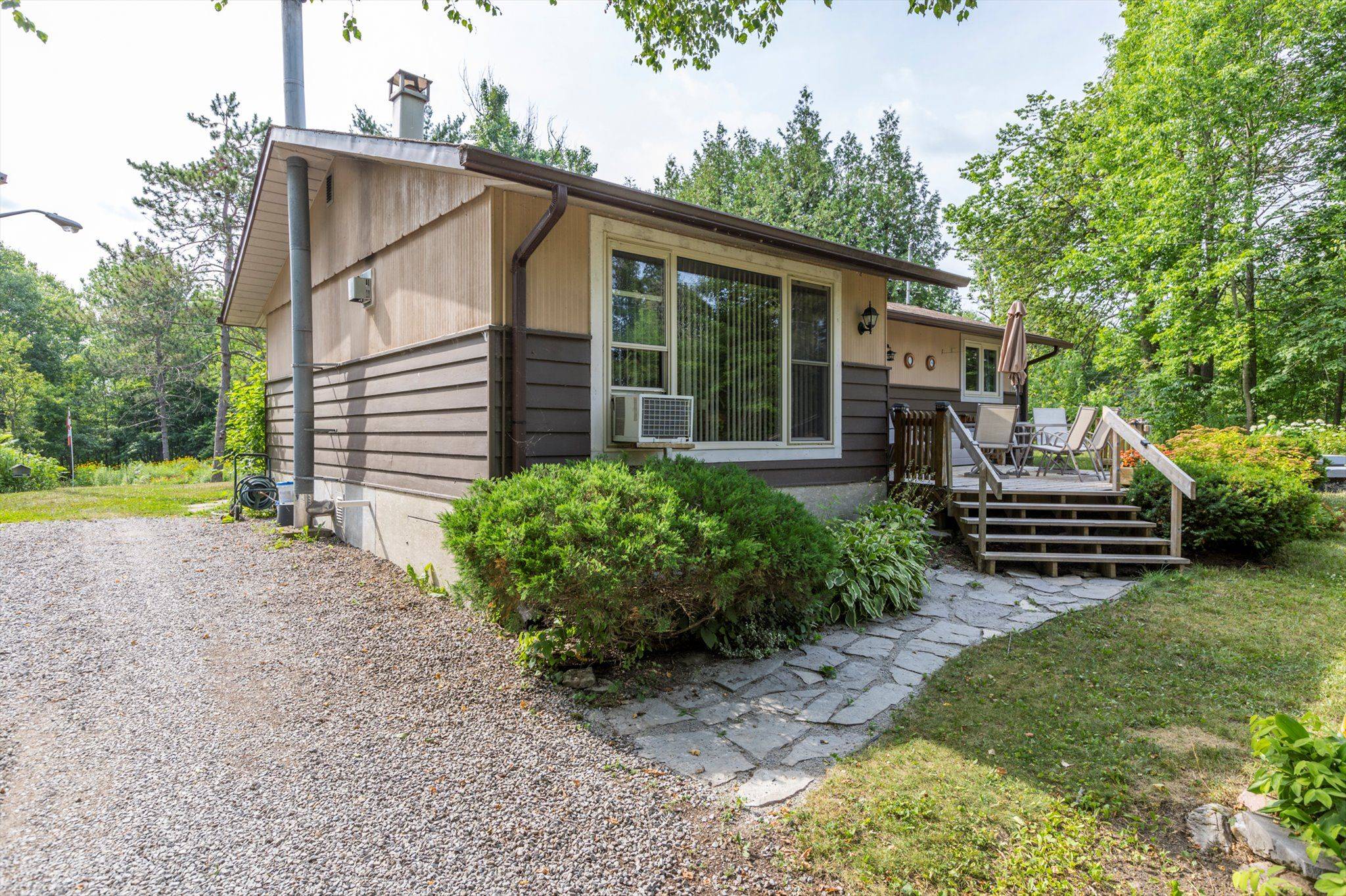 Trent Lakes, ON K0L 1J0,10 Darvell RD