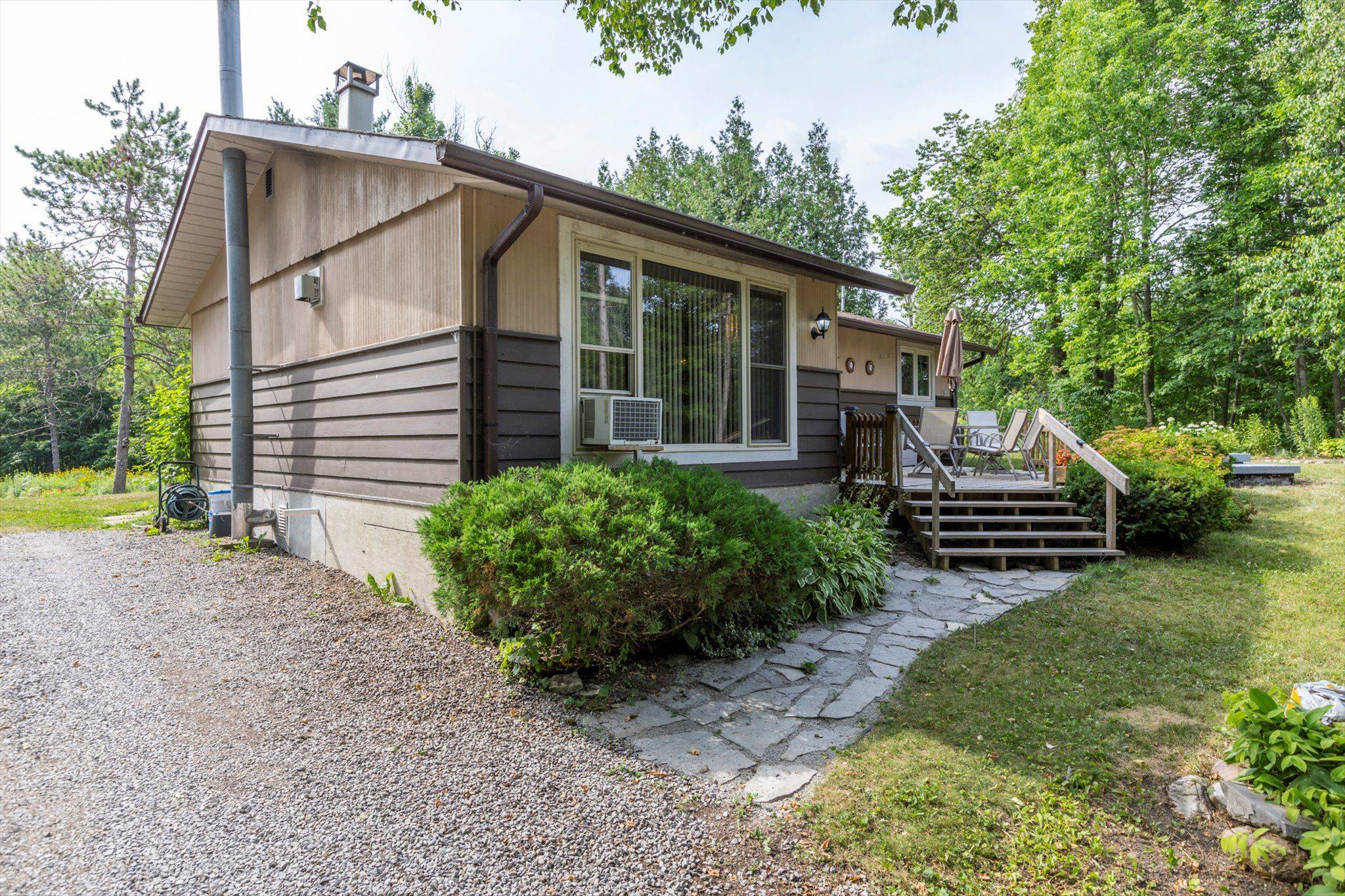 Trent Lakes, ON K0L 1J0,10 Darvell RD