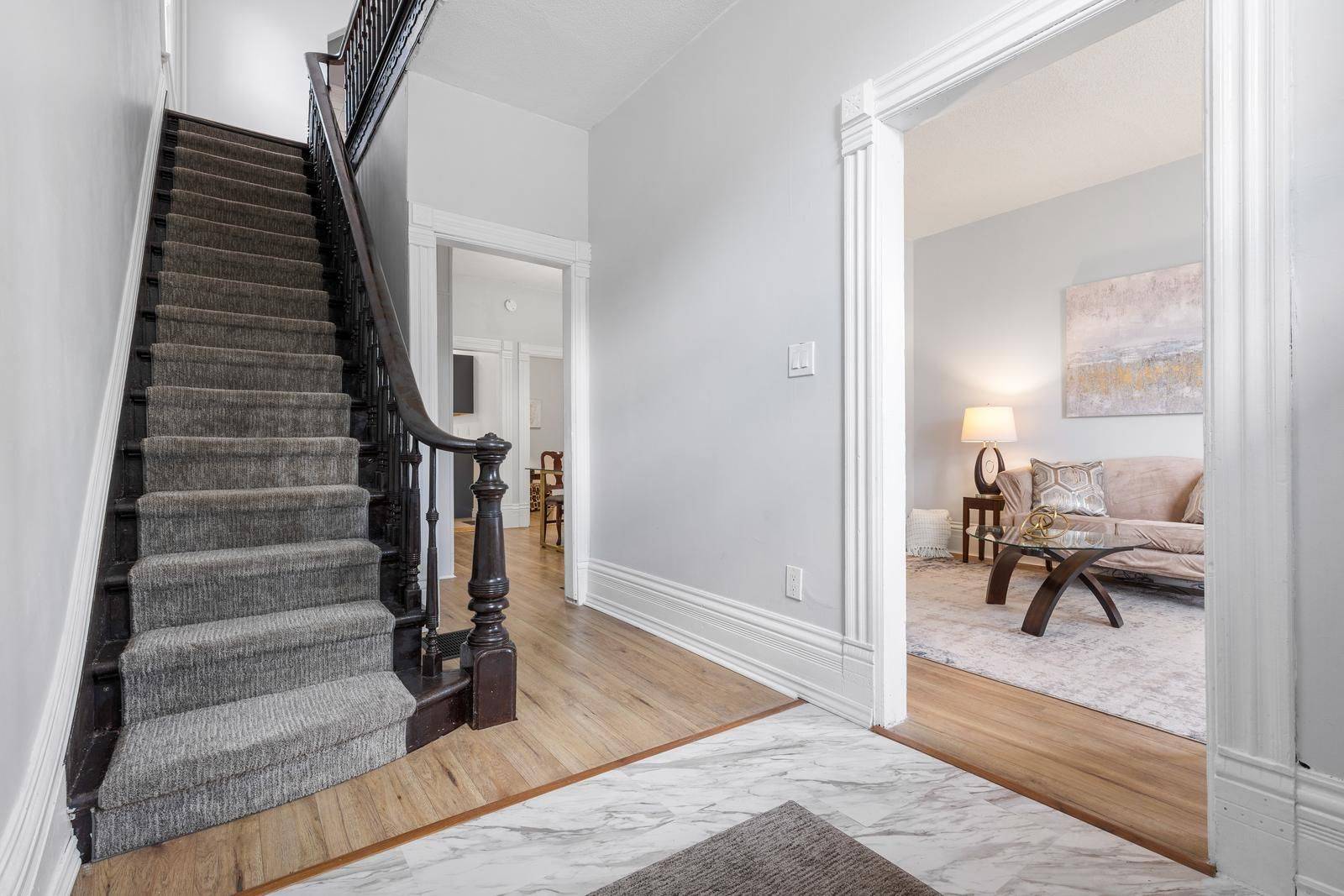 Brantford, ON N3S 3X1,213 Darling ST