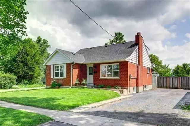 Oshawa, ON L1J 4C1,19 Burk ST
