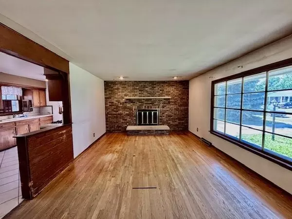 Rockford, IL 61107,4709 Mohawk Road