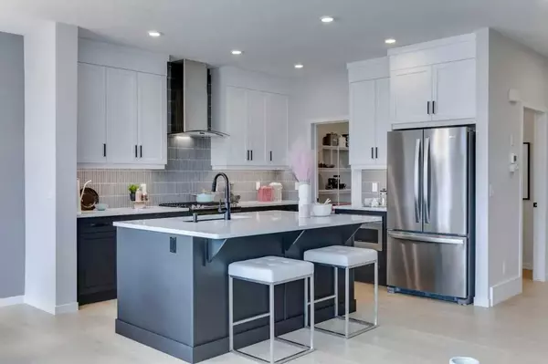 Calgary, AB T2X5T6,536 Belmont PL SW