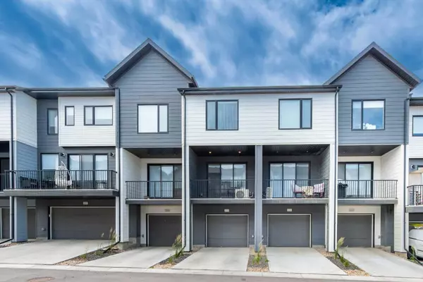 Calgary, AB T3P1S2,213 Evanscrest SQ Northwest