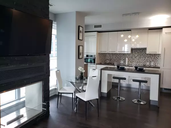 Toronto C01, ON M5V 3X4,80 John ST #1506