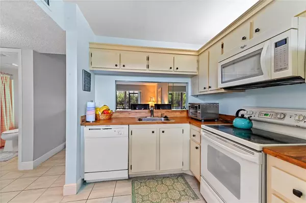 Lake Worth, FL 33467,7118 Golf Colony Ct #103