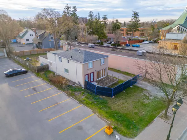 10329 Yonge ST, Richmond Hill, ON L4C 3C1