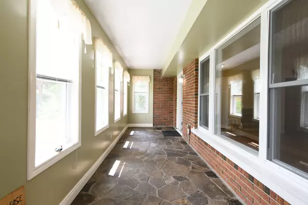 Collingwood, ON L9Y 4B7,7 Whipps CT