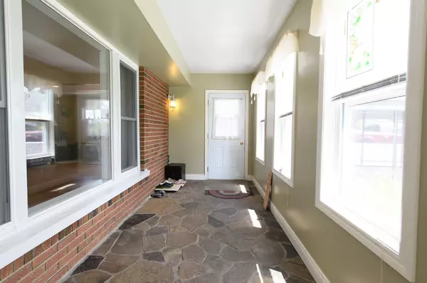 Collingwood, ON L9Y 4B7,7 Whipps CT