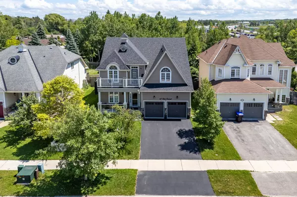 Collingwood, ON L9Y 0E9,62 Silver CRES