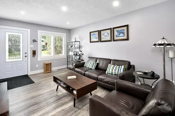 Collingwood, ON L9Y 4P2,20 Leslie DR