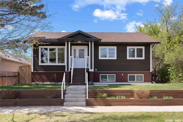 821 100th STREET, North Battleford, SK S9A 0T8