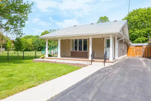 39 Portia BLVD, Stratford, ON N5A 4V6