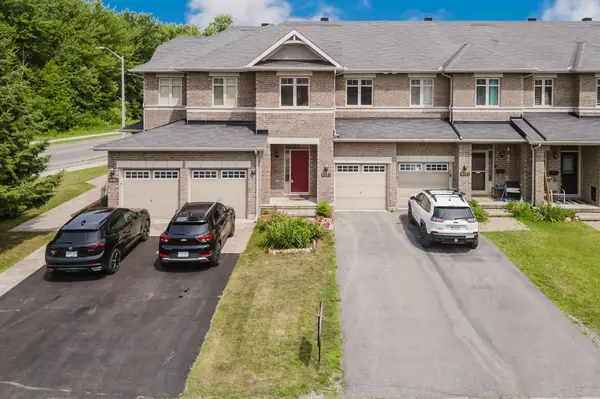 Blossom Park - Airport And Area, ON K1V 2L6,6083 North Bluff DR