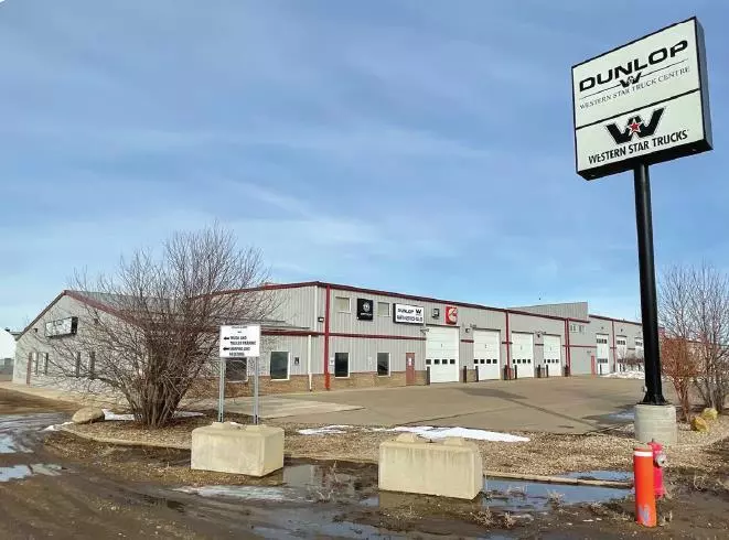 1782 32 ST Southwest, Medicine Hat, AB T1B 3N8