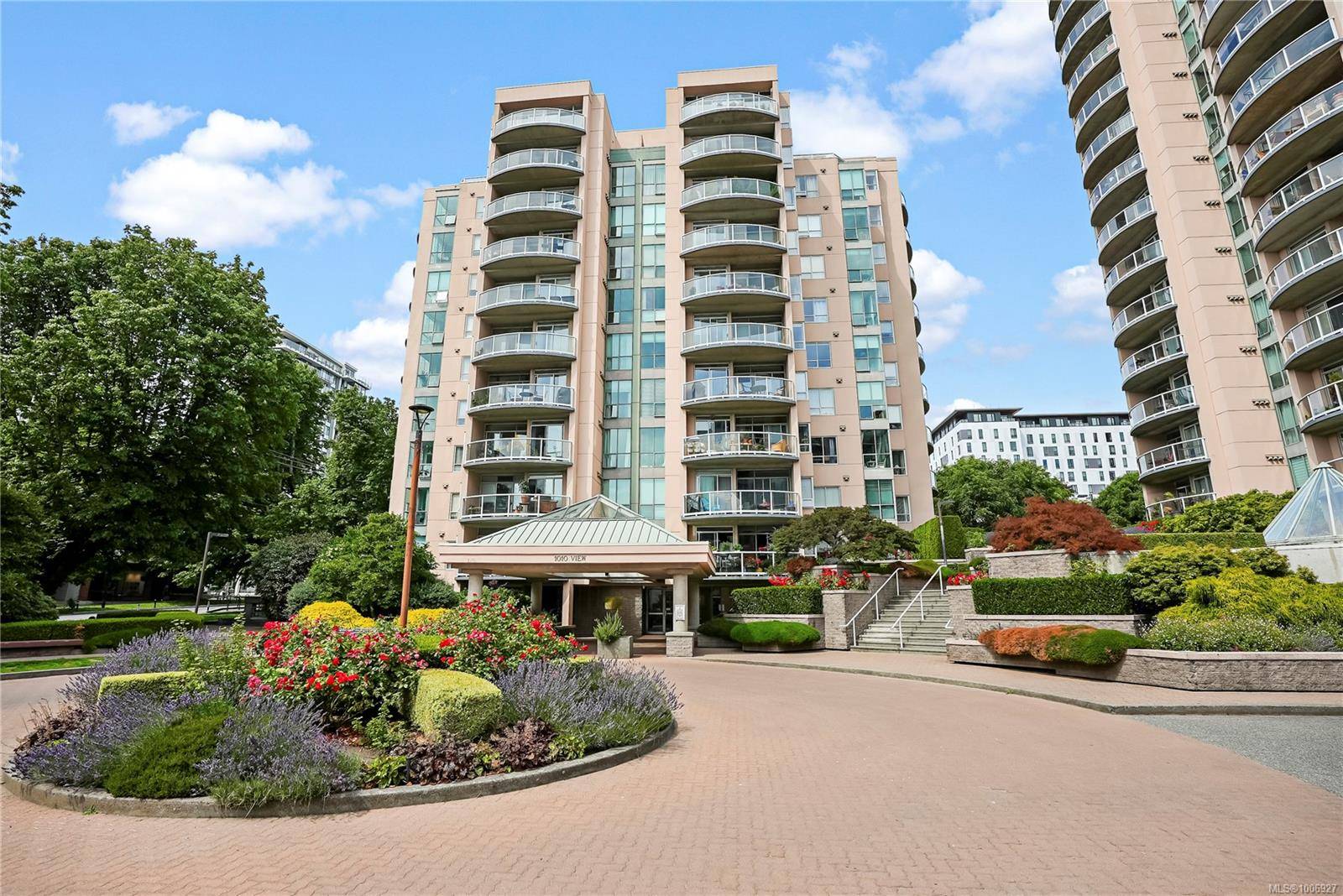 Victoria, BC V8V 4Y3,1010 View St #PH1104