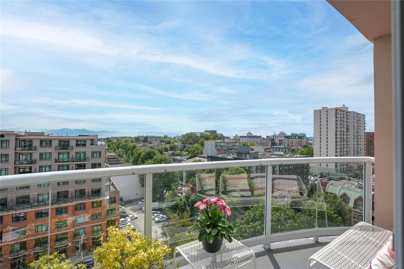 1010 View St #PH1104, Victoria, BC V8V 4Y3