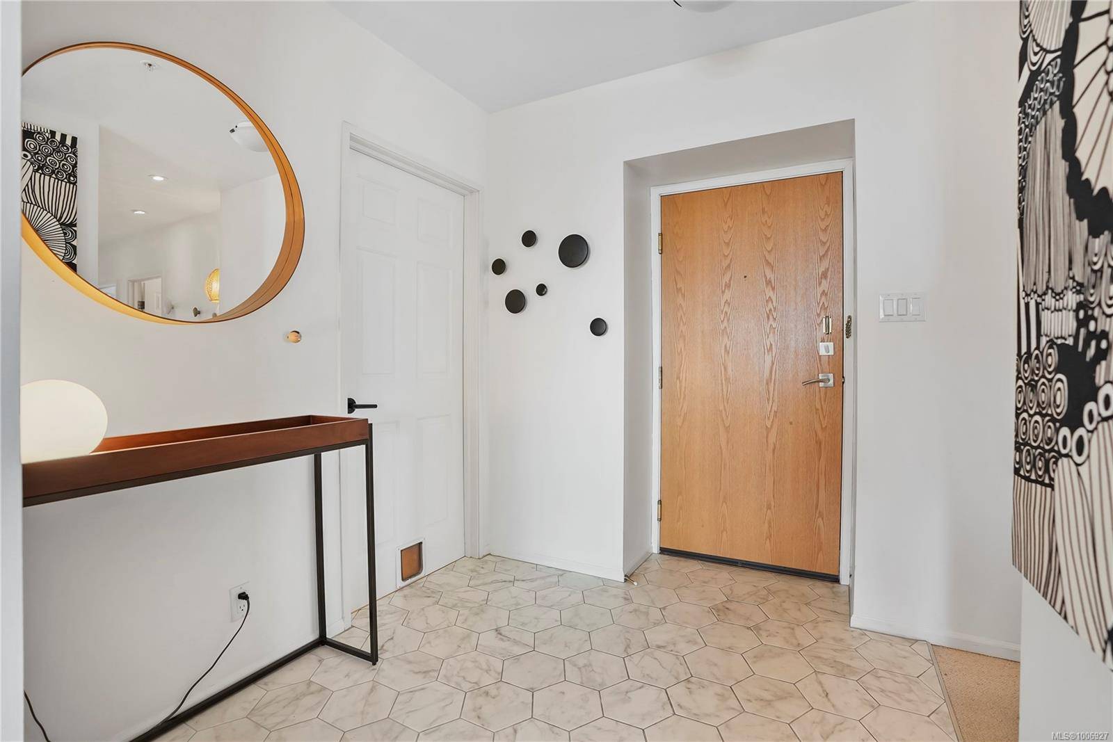 Victoria, BC V8V 4Y3,1010 View St #PH1104
