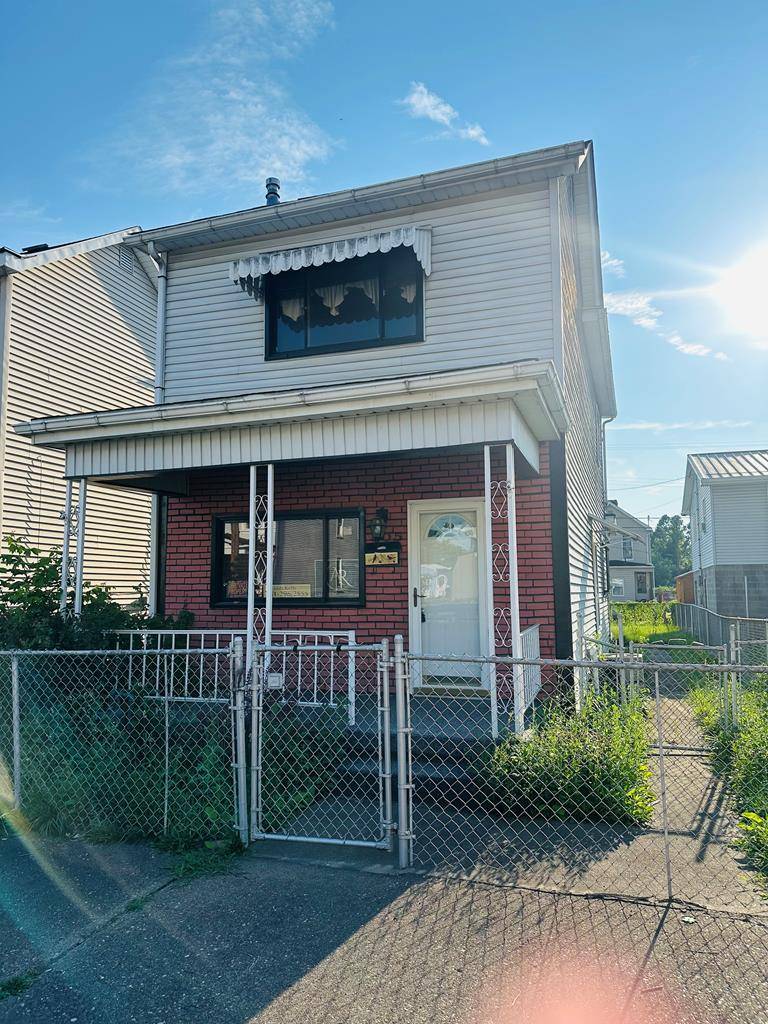 305 Logan St., Mcmechen, WV 26040