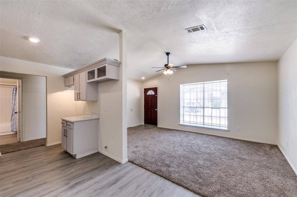 Dallas, TX 75217,9912 Hustead Street