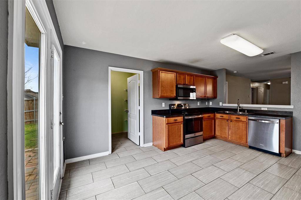 Venus, TX 76084,117 Independence Avenue