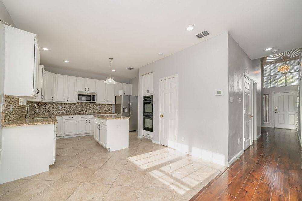 Grapevine, TX 76051,1908 Wood Crest Drive