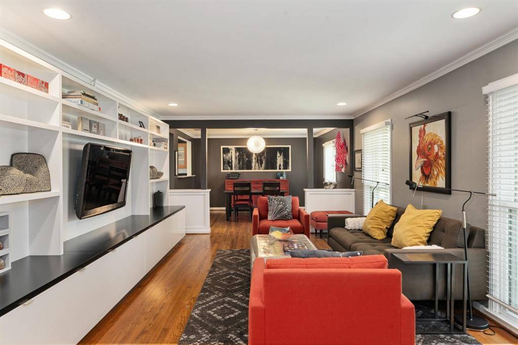Dallas, TX 75218,9914 Woodgrove Drive