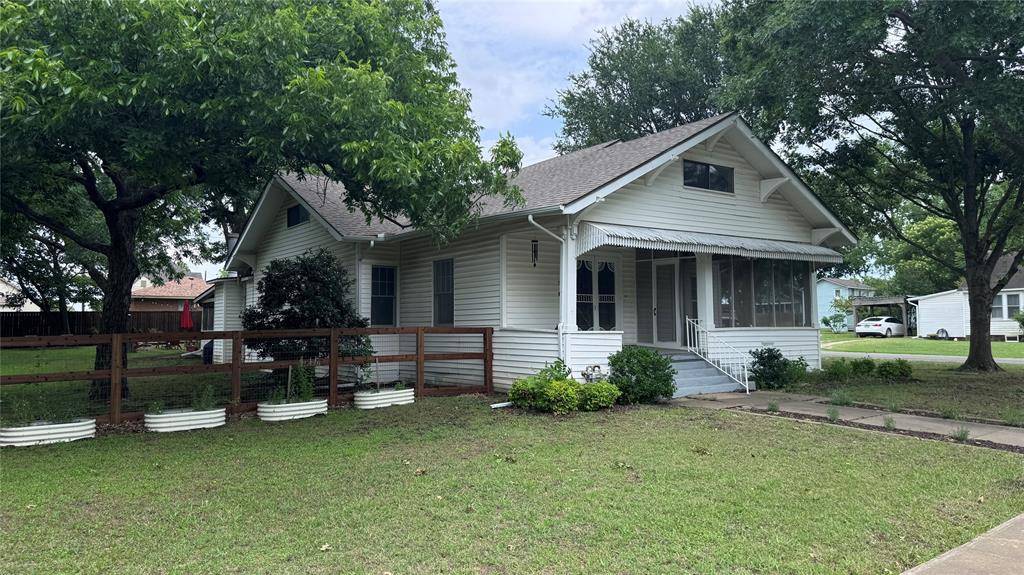 573 S Preston Avenue, Van Alstyne, TX 75495