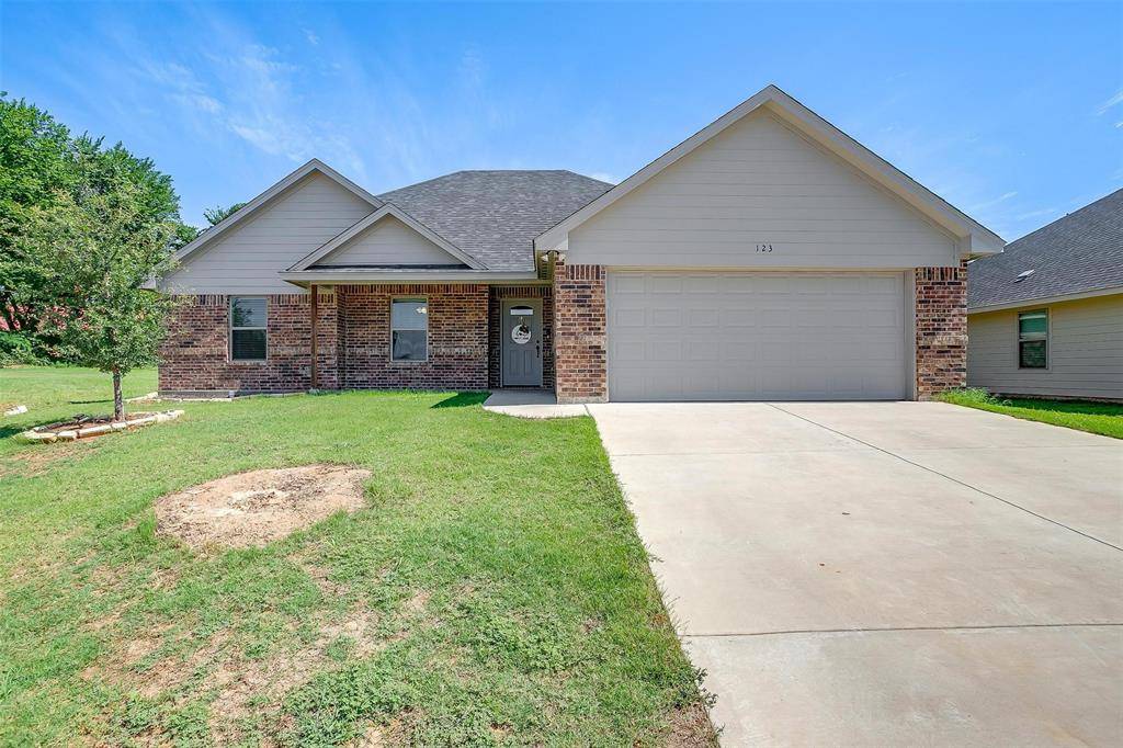 123 Clover Circle, Weatherford, TX 76086