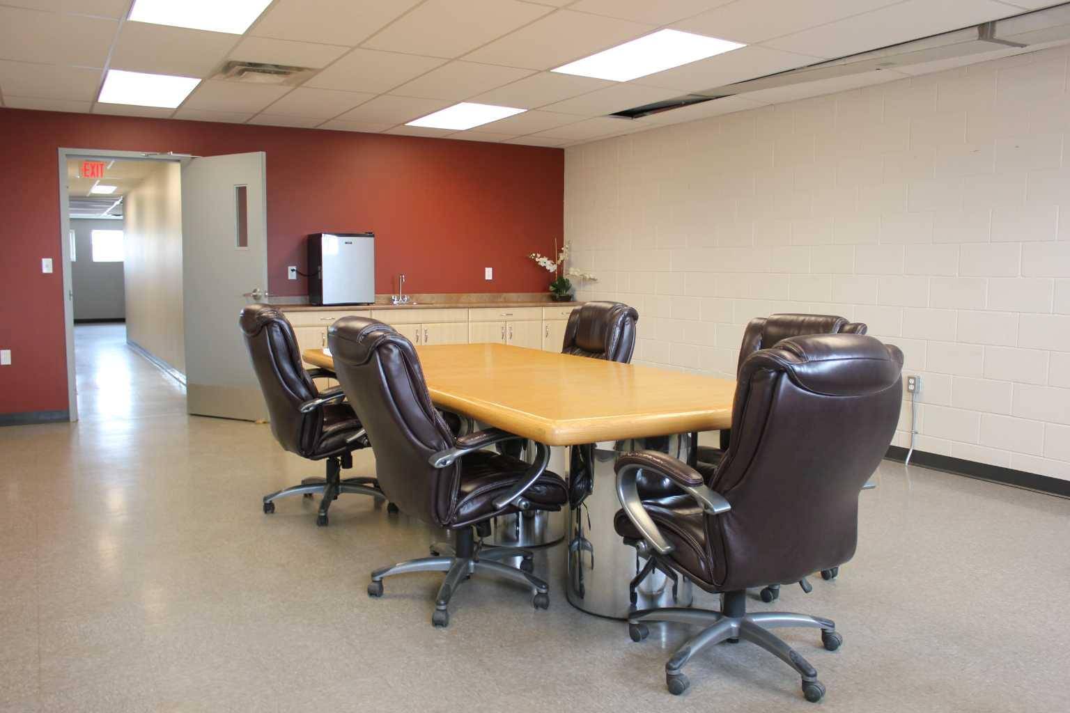 Medicine Hat, AB T1B 3N8,1782 32 ST Southwest