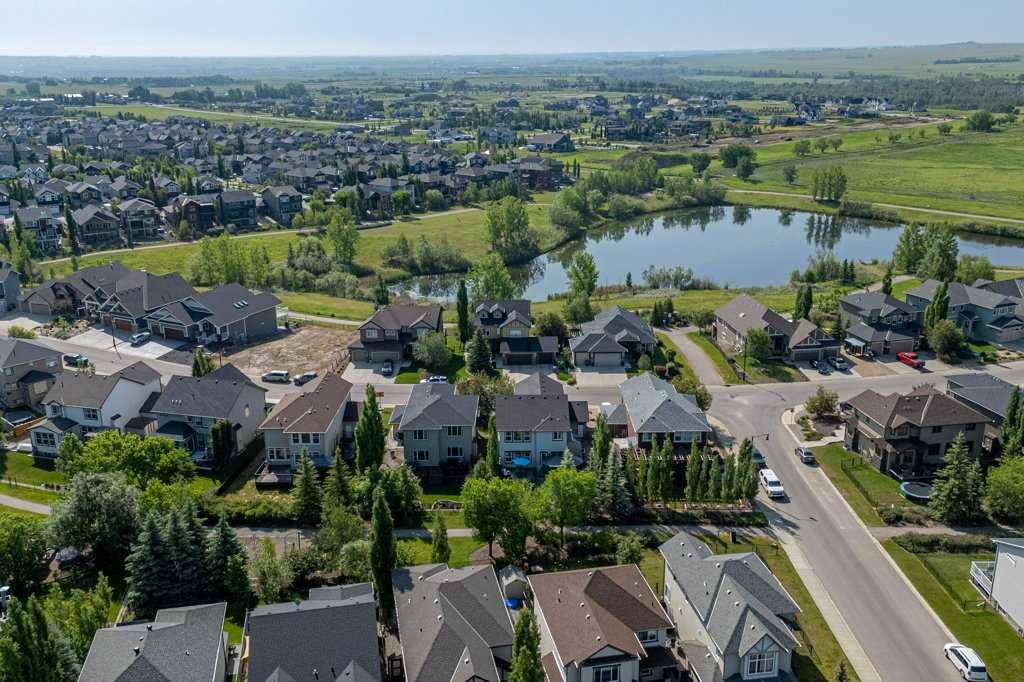 137 Drake Landing MNR, Okotoks, AB T1S 0E7