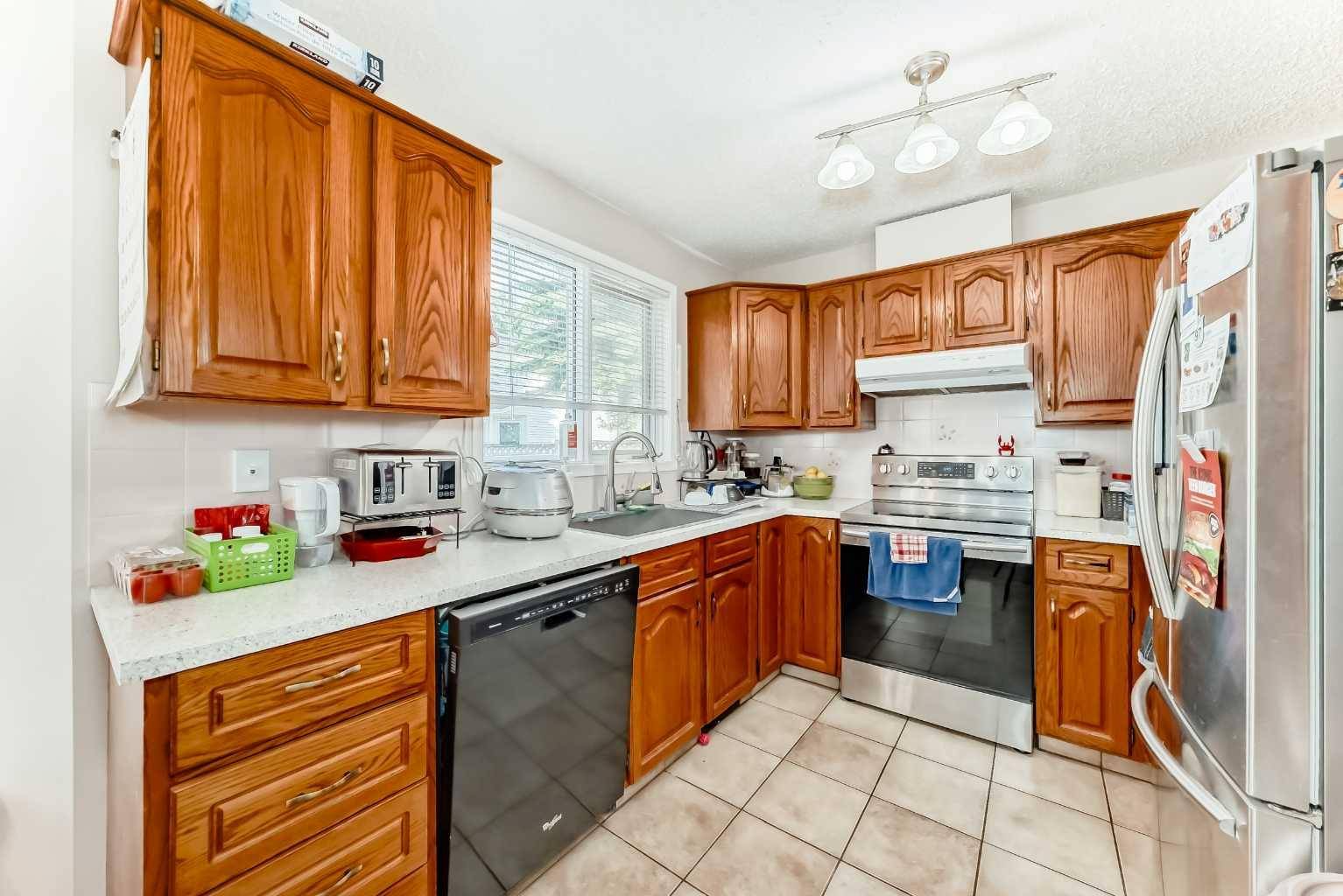 Calgary, AB T1Y6T2,77 Eldorado Close NE