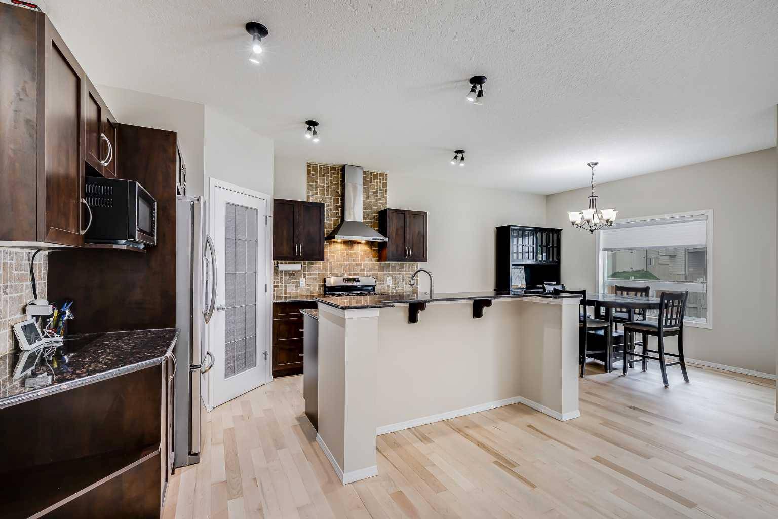 Airdrie, AB T4A 0E8,270 Kings Heights DR SE