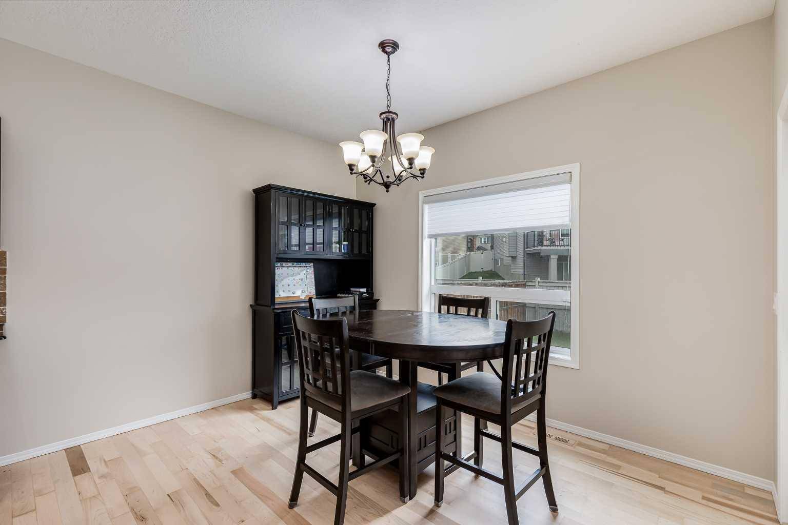 Airdrie, AB T4A 0E8,270 Kings Heights DR SE