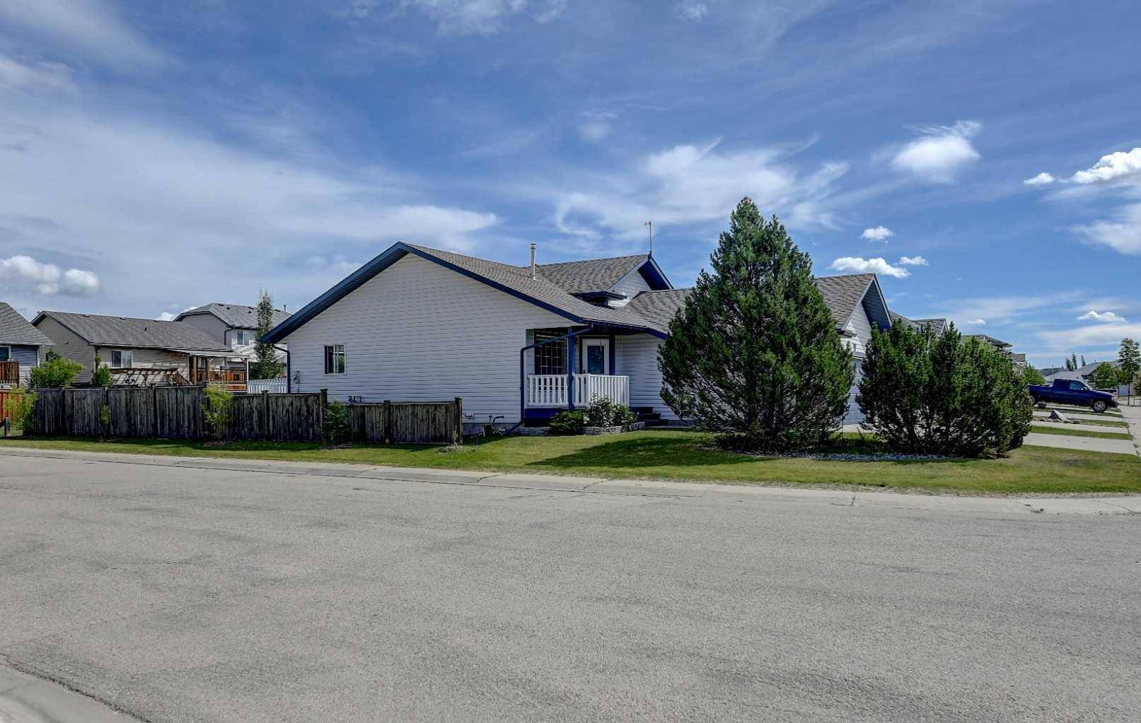 Grande Prairie, AB T8V8G3,10666 Royal Oaks DR