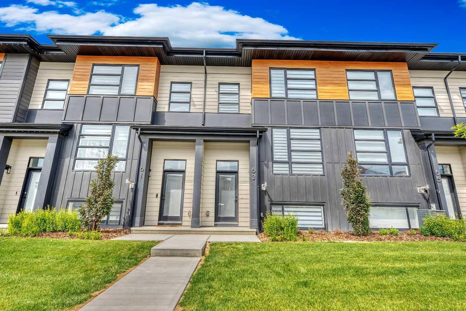 Calgary, AB T3P 2C7,63 Lucas WAY NW