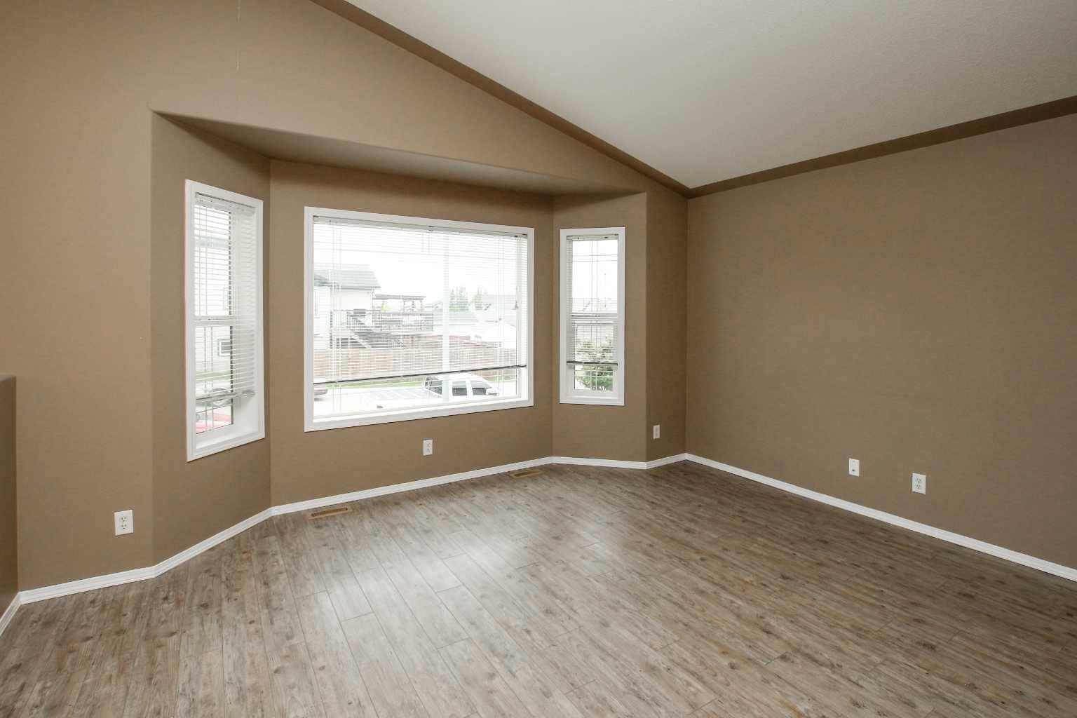 Red Deer, AB T4R 0A7,27 Inkster Close