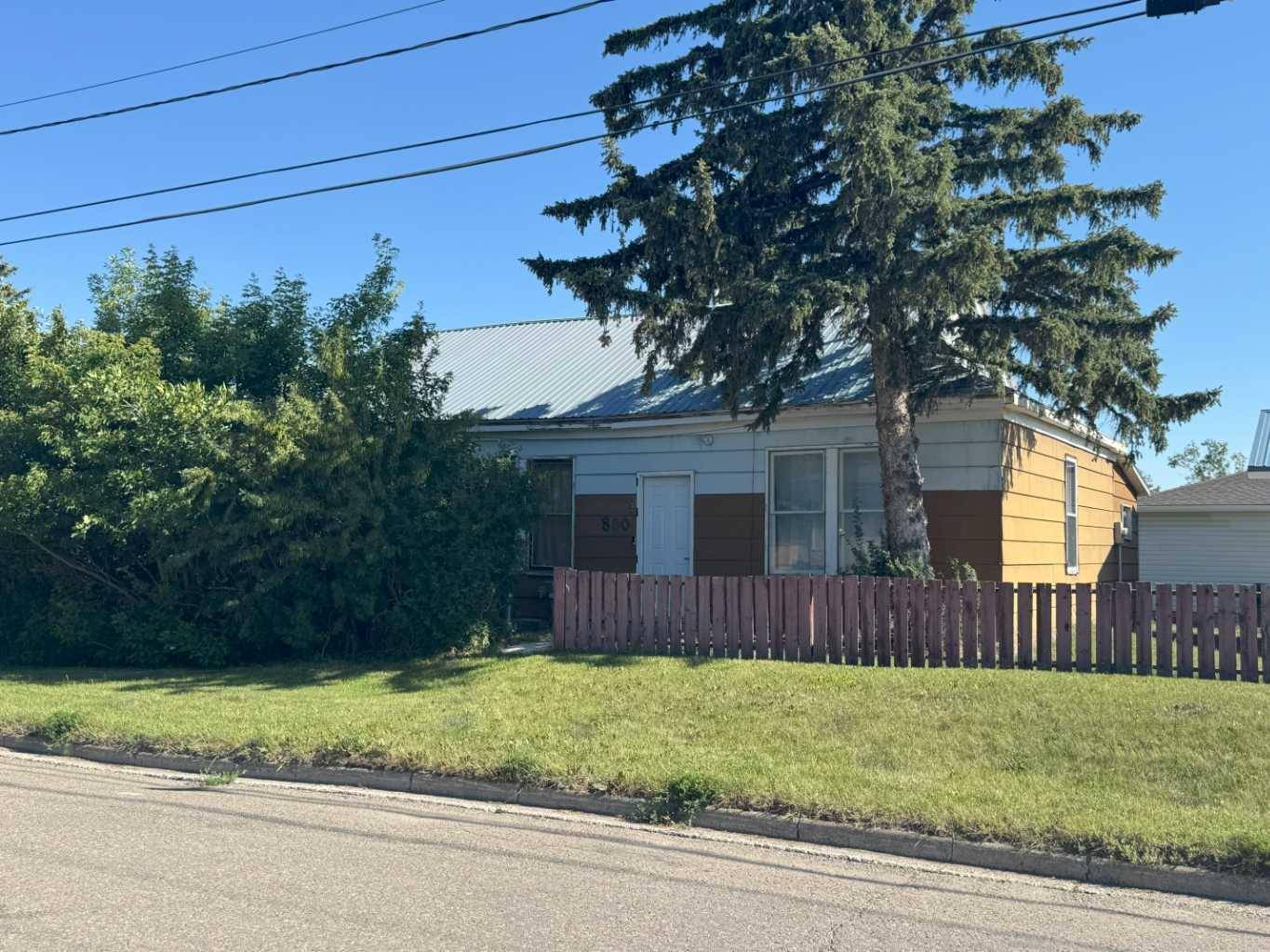 860 Dundas ST, Pincher Creek, AB T0K 1W0