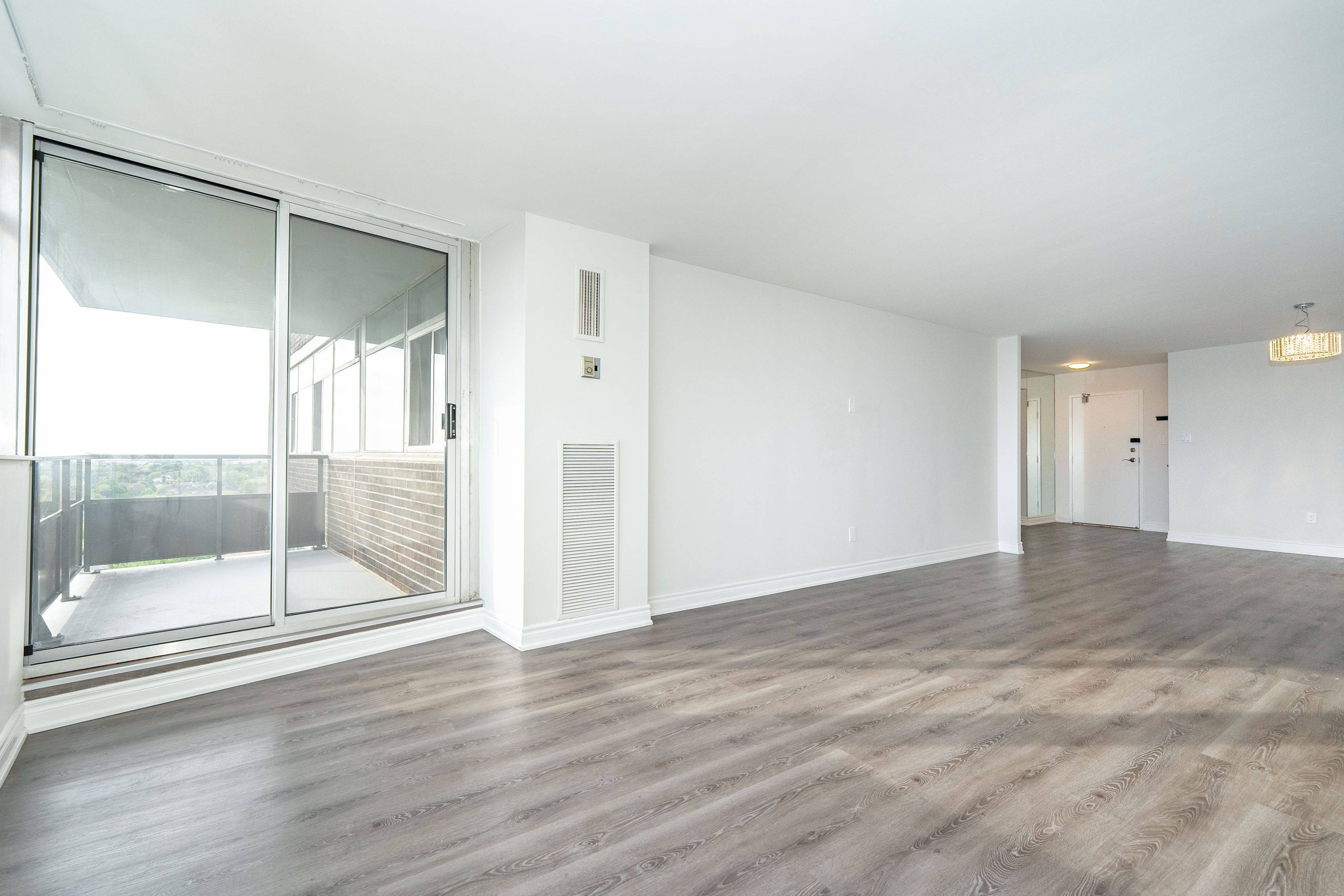 Toronto E05, ON M1W 2T1,3151 Bridletowne CIR #1802
