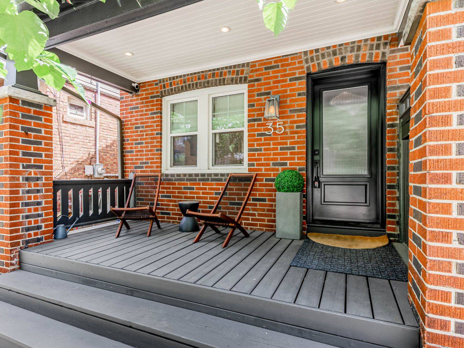 35 Firstbrooke RD, Toronto E02, ON M4E 2L2