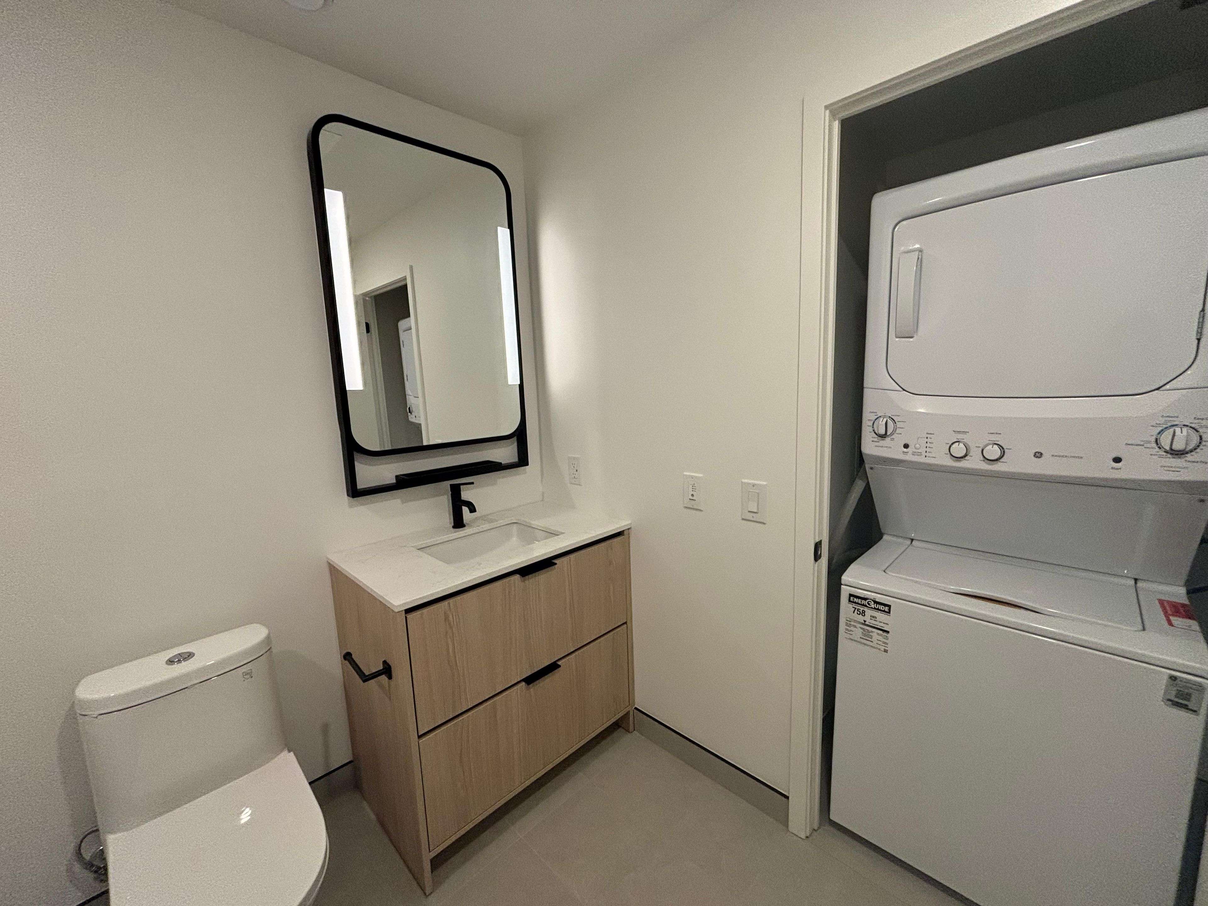 Toronto E02, ON M4L 0B7,1050 Eastern AVE #509